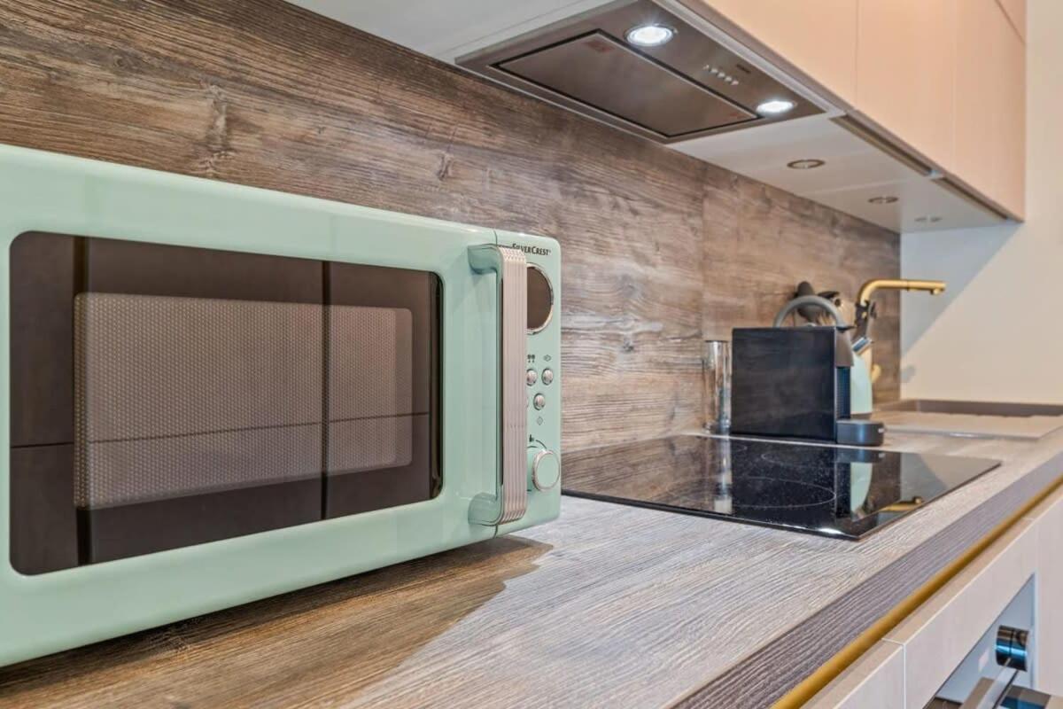 Beautifully Designed In Hollerich Apartment